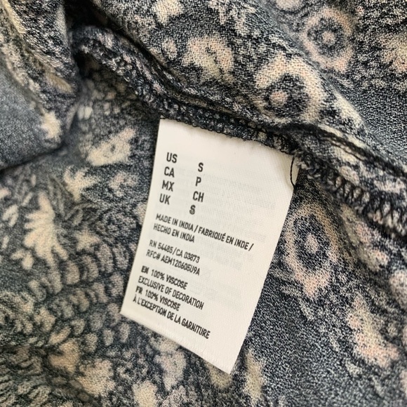 AMERICAN EAGLE OUTFITTERS Floral Surplice Faux Wrap Romper Black Size Small - Picture 8 of 11